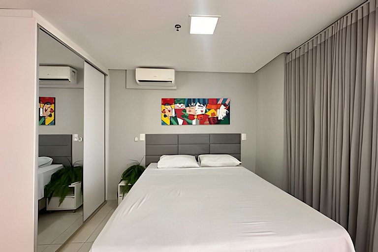 Flat no brookfield towers business green style