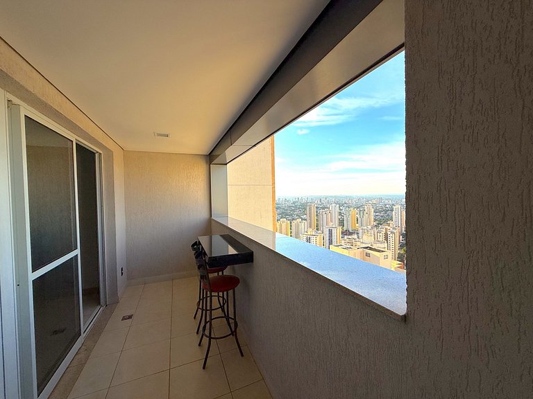 Andar alto com vista para o Parque e serra dourada