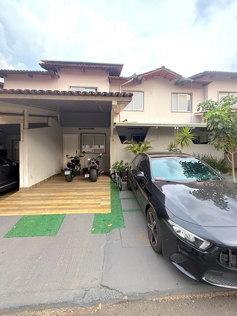 Casa em conodminio para locação por temporada Flamboyant.